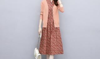 碎花连衣裙搭配 碎花连衣裙搭配
