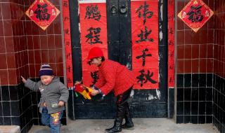 大门口春联怎么贴左右 大门口春联怎么贴左右