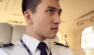 美女和帅哥睡觉亲吻